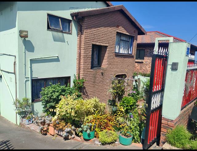 5 BEDROOM HOUSE FOR SALE IN SHALLCROSS